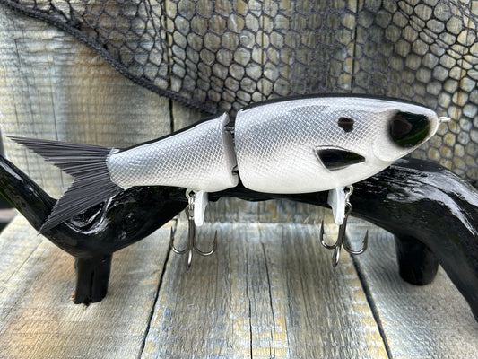 SOARDBAITS 7” SB SHAD RESIN GLIDE BAIT! 2.5 oz slow/medium sink!
