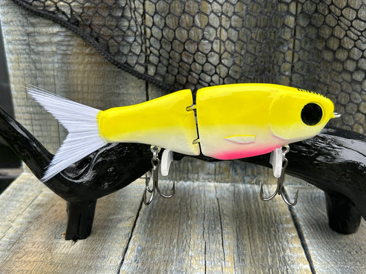 SOARDBAITS 6.75” SB SHAD MINI RESIN GLIDE BAIT! 1.9 oz slow sink!